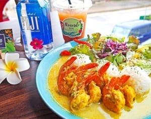 古宇利島の絶景とエビたっぷりカレーが人気のフィジー料理専門店　Airando Restaurant ＆ Cafe（アイランド・レストラン＆カフェ） 今帰仁村古宇利