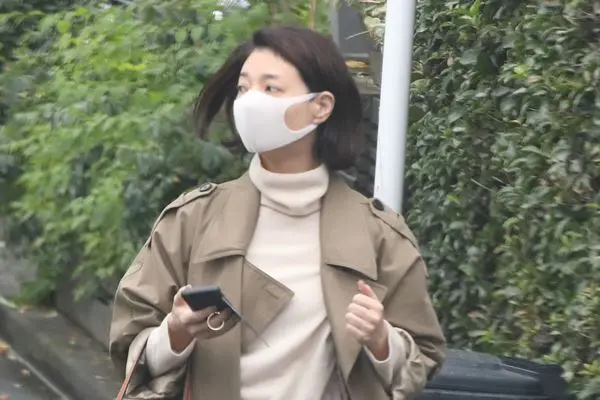 V6坂本昌行 元宝塚トップと熱愛！自宅愛1年で愛犬なつく関係 | 女性自身