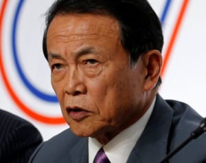 麻生太郎副総理の記者会見に「まるで反社のよう」と批判殺到
