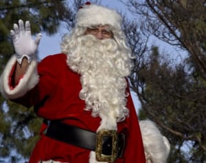 サンタに会えなかった少年に消防署がサプライズプレゼント