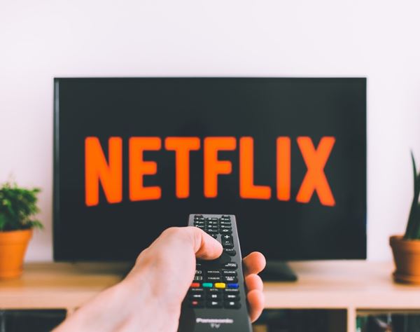 動画配信サービス躍進の理由　NetflixとAmazon来年の価格戦略