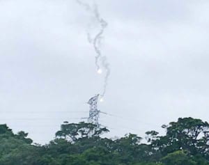 照明弾が田んぼ落下　民家まで最短50メートル　金武町伊芸　米軍、ハンセンで演習