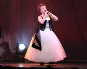 加藤登紀子さんが首里城再建を願い「童神」　中村哲さんとの思い出話も