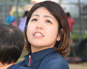 楽しいクリスマスの準備が一変　事故の不安に誹謗中傷…　米軍の部品が落下した保育園の2年