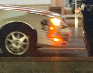 Yナンバー、県道逆走し衝突か　外国人らしき男、現場から逃走　衝突された車、損壊も運転手にけがなく