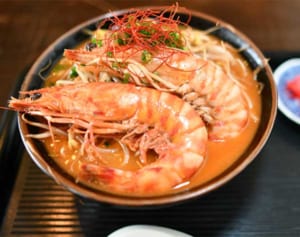 これが世界が認めた車海老そば！「この料理は久米島の自然の中で完成する」