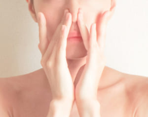 いびきや鼻づまり防止効果も…整体師が教える「ゆがみ矯正法」