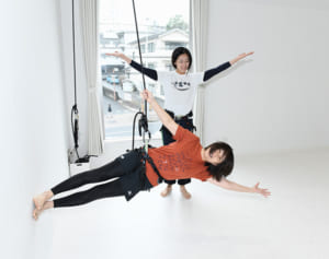 スパイダーマンみたいに壁を歩ける!?話題のバーティカルダンス