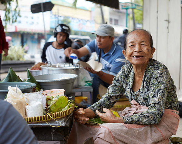店主の人生も、食材の歴史も…アジア9カ国屋台ドキュメンタリー