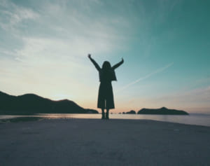 焦ったとき、スマホの見過ぎに「ポジティブため息」で負担軽減