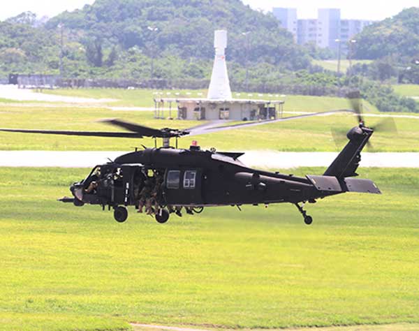 沖縄本島沖で米軍ヘリが墜落　那覇市から東の海上　ＭＨ60ヘリ乗務員5人を救助