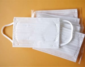 新型コロナウイルス 各所に混乱…マスク高額取引、在宅指示も