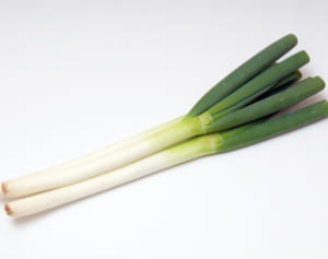 高血圧改善に「長ネギ」のすすめ、ななめ切りで焼くのが〇