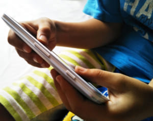 香川に続き大阪も…子どものゲーム時間制限条例案に抗議の声