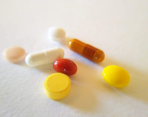 サプリと治療薬の併用に医師が警鐘、うつ症状起こす危険も