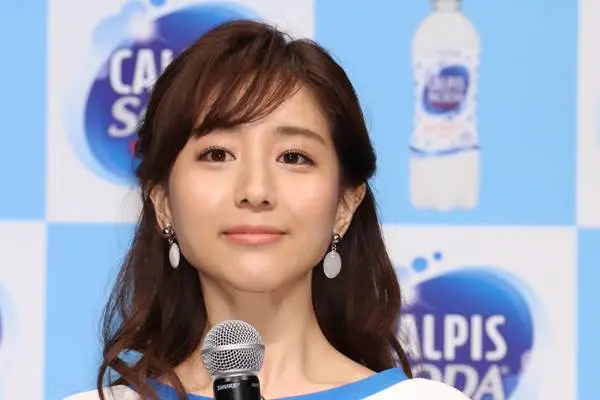 爆笑問題も唸る田中みな実の努力 写真集サイン入れ1万5千枚 | 女性自身