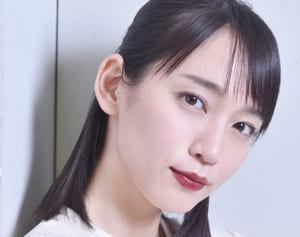 吉岡里帆「根は“スポ根”。舞台もしがみつくように稽古をします」