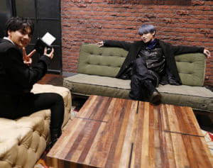 豆原一成のかばんに柴犬が……！JO1に聞く、彼氏にするなら？