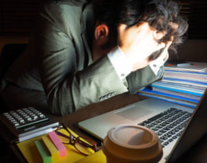 ブラック企業見抜くなら「平均勤続年数」と「離職率」を見ろ