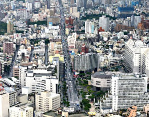 新型肺炎で沖縄観光客50万人減少なら…観光収入、半年で281億円減　就業者1940人減も