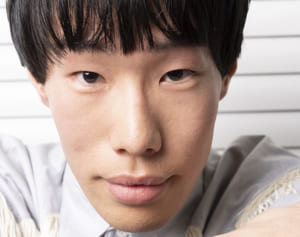 洗濯愛してる会CMで話題の俳優 抜擢理由は“強烈な個性”