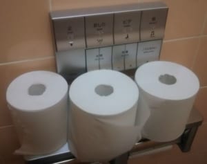 トイレ紙泥棒に飲食店が悲鳴…石油危機から学んでないの声も