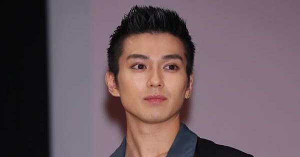 新田真剣佑に非難相次ぐ訳 主演舞台中止のなか沖縄旅行へ 女性自身