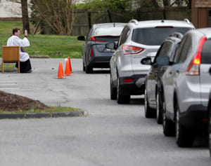 小1男子、おこづかいで「COVID-19 対策キット」を高齢者へ