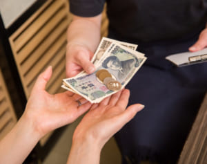 外出でできるウイルス感染対策「現金支払い避けるべし」と医師