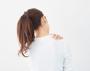 頭痛をともなう肩こり、「それは“首こり”です」と専門医