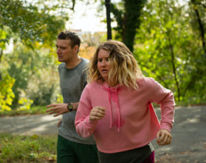 NYの毒舌女がランニングで変わる！人生巻き返しコメディ