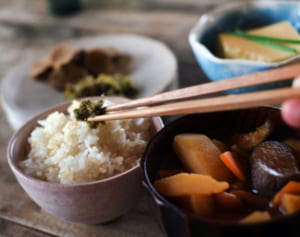 10年後も美味しく食事を…「ベロ出し運動」で鍛える食べる力