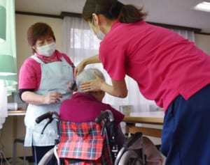 首都封鎖 独居老人に危機か…引きこもりで健康害す事例急増も