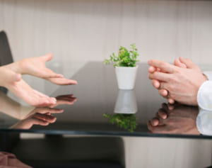 上から目線で解説する“マンスプ夫”はサルと同じ習性だった