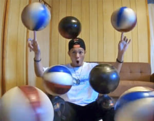 「おうちで神業」ボール7個回し　パフォーマーJJさんの動画話題