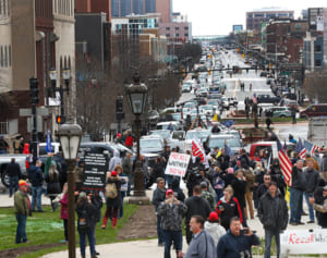 警察官と消防士を両親に持つ5歳女児、COVID-19の合併症で死亡