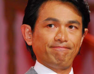 江口洋介が弾き語り動画を公開！“手作り感”重視の音楽への熱