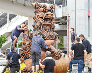 「新型コロナウイルス撃退して」　高さ3メートルのシーサーに願い込め　きょうシーサーの日