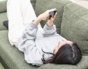 女性が陥りやすい「スマホ認知症」“すぐググる”はNG習慣