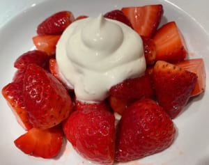 いちごの簡単デザート（辻仁成「ムスコ飯」第257飯レシピ）