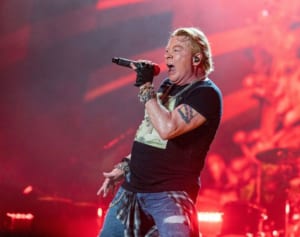 ガンズのアクセル・ローズと米財務長官がTwitterで口論