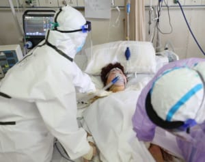 気の緩みが高める死亡リスク…陰性診断後に死亡したケースも