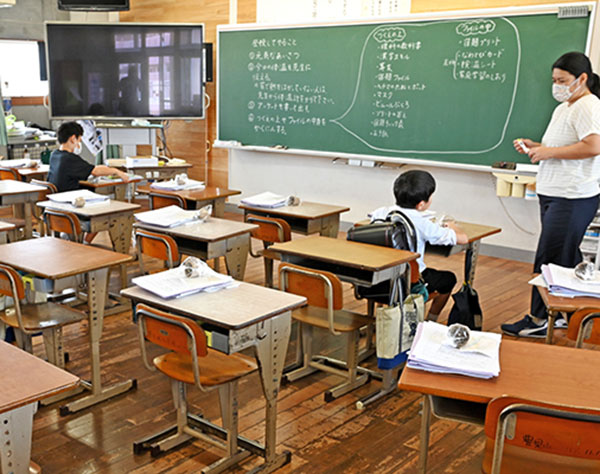 沖縄県立学校、再開は「分散」登校で　授業の参加人数を制限　部活動は禁止のまま