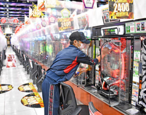 休業要請14日解除　パチンコ店「やっと開業」　観光業者は第2波懸念