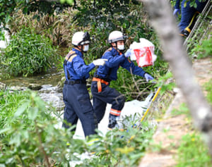 米軍普天間飛行場「泡消火剤」流出事故の活動基準策定　宜野湾消防　隊員アンケート　12人「泡と接触」