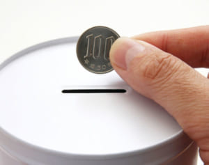 おつりで、ポイントで…不況下こそ始めたい「ワンコイン投資」