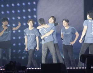 V6　ジャニーズ初の偉業へ！客席半分でも25周年ツアー決行か