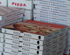 頼んだ覚えのないピザが10年間届き続ける「怖くて眠れない」