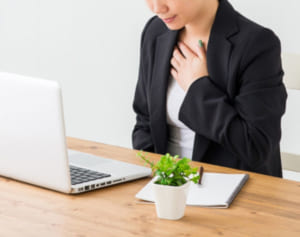 肺炎の重症化を防ぐため「気道クリアランスの維持を」を医師