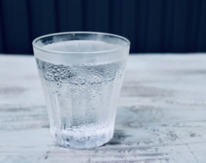 半数が屋内で…1時間1杯の水が〇「熱中症」を防ぐポイント5